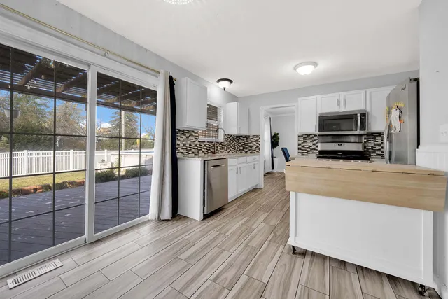 $410,000 | 3002 Carlyle Court, New Lenox, IL 60451