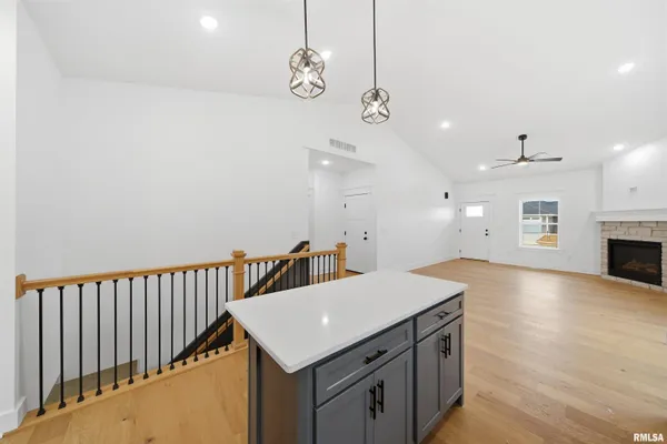 $425,000 | 1303 West Hillcrest Drive, Chillicothe, IL 61523