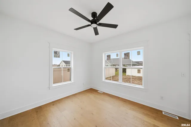 $425,000 | 1303 West Hillcrest Drive, Chillicothe, IL 61523