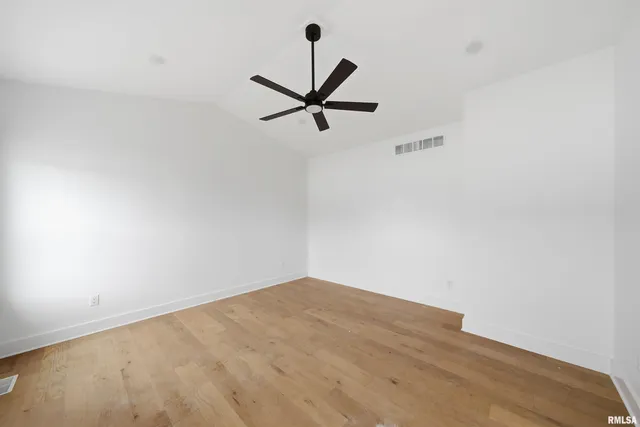 $425,000 | 1303 West Hillcrest Drive, Chillicothe, IL 61523