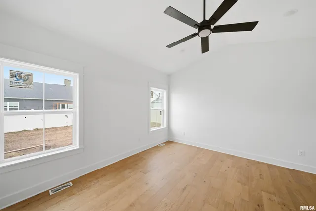 $425,000 | 1303 West Hillcrest Drive, Chillicothe, IL 61523