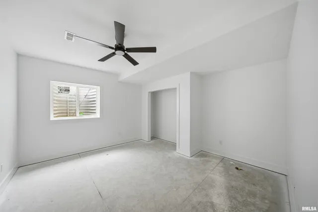 $425,000 | 1303 West Hillcrest Drive, Chillicothe, IL 61523