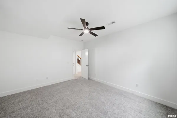$425,000 | 1303 West Hillcrest Drive, Chillicothe, IL 61523