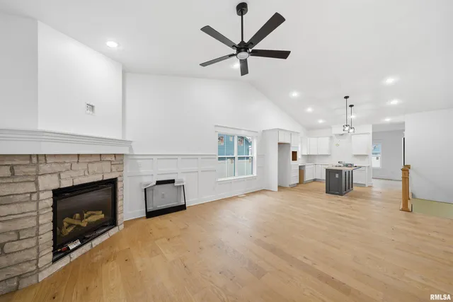 $425,000 | 1303 West Hillcrest Drive, Chillicothe, IL 61523