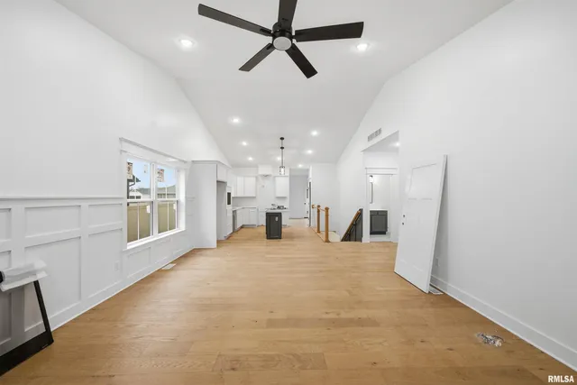 $425,000 | 1303 West Hillcrest Drive, Chillicothe, IL 61523