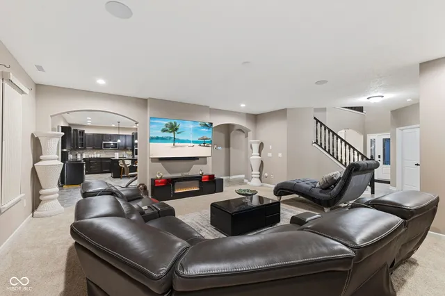 $435,000 | 9105 Thames Drive, Avon, IN 46123