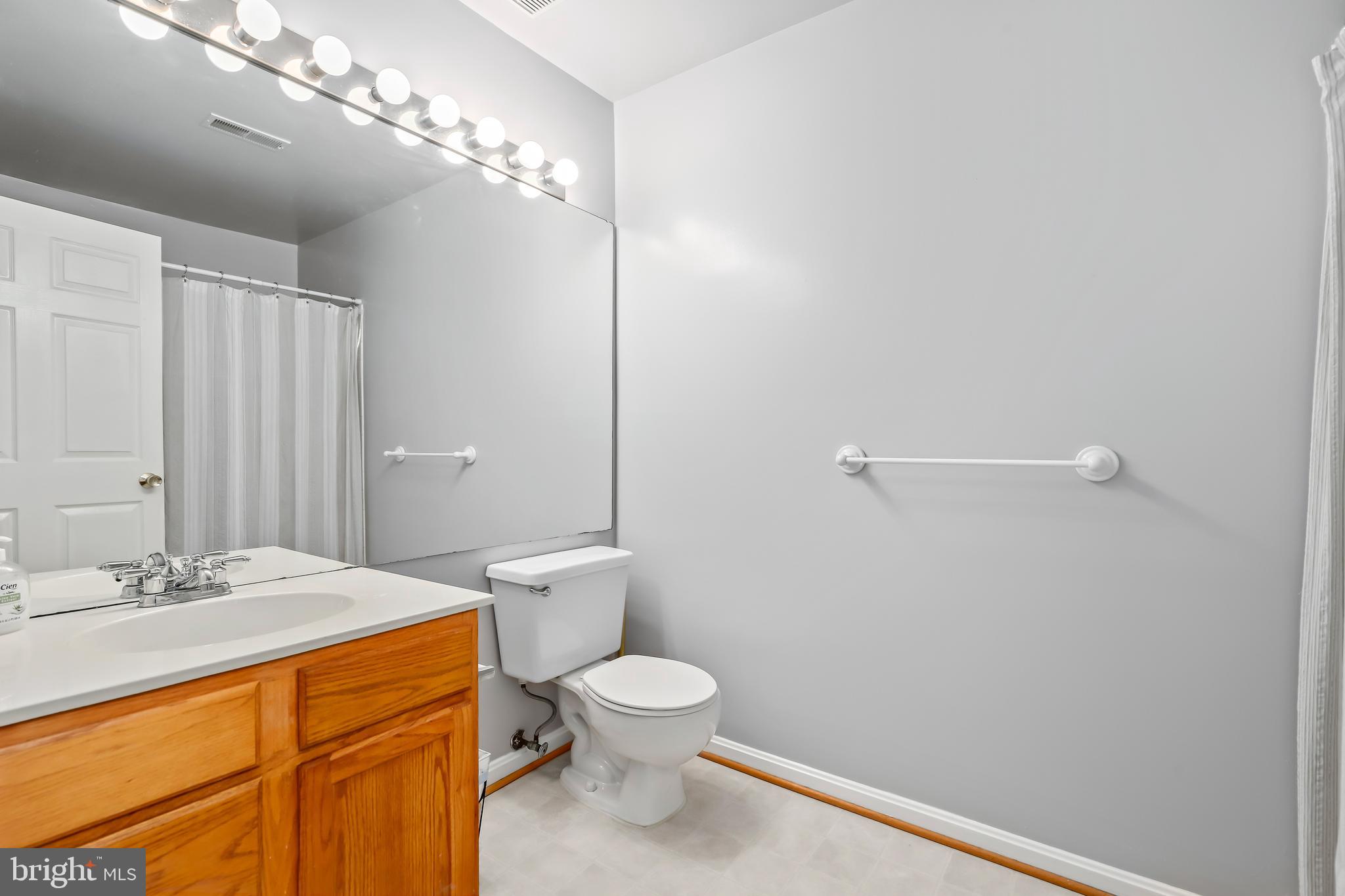 11196 Rienzi Place, Unit 101 Manassas, VA 20109 - Photo 19 of 21