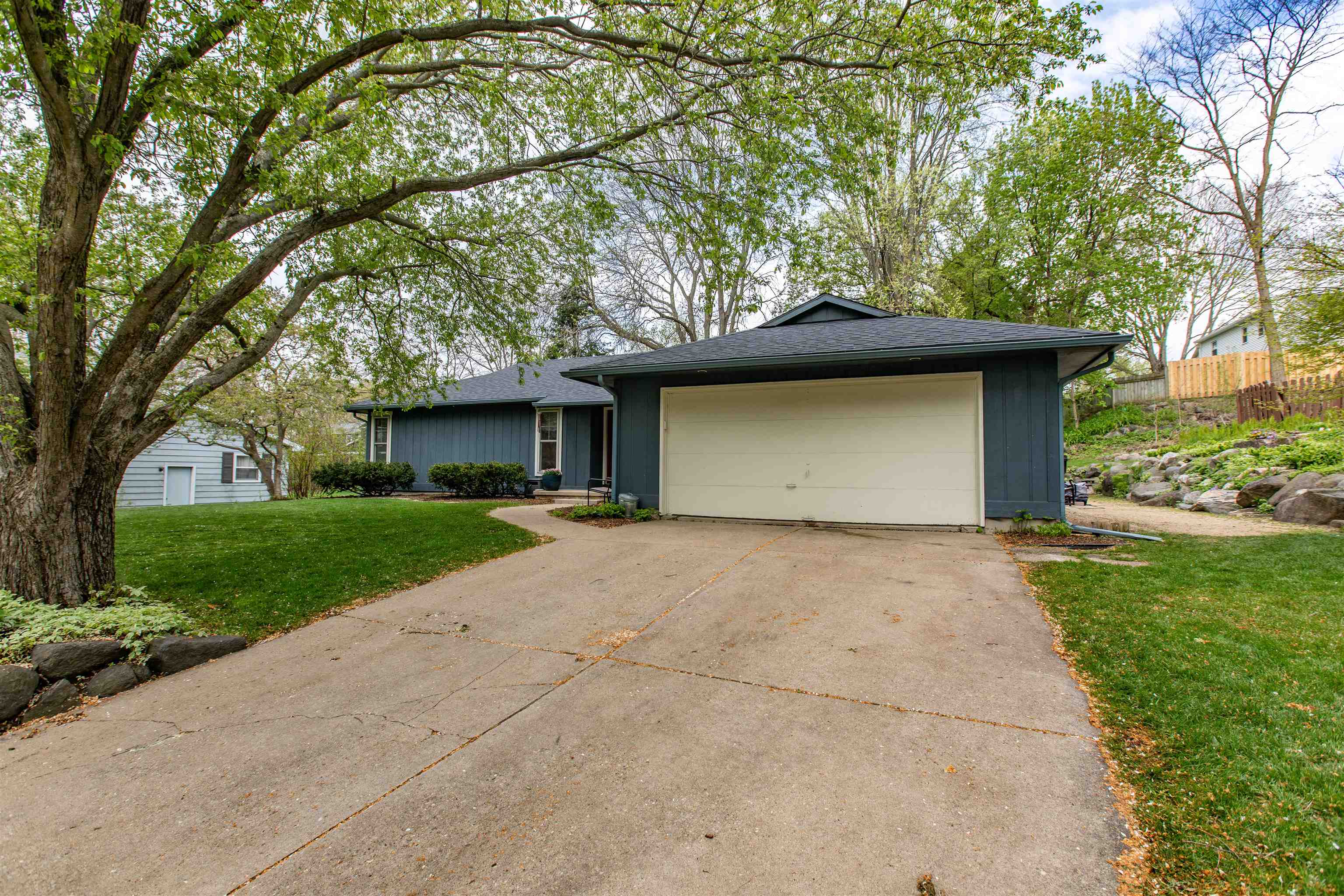 1534 Sellery Street Middleton, WI 53562 - Photo 4 of 54