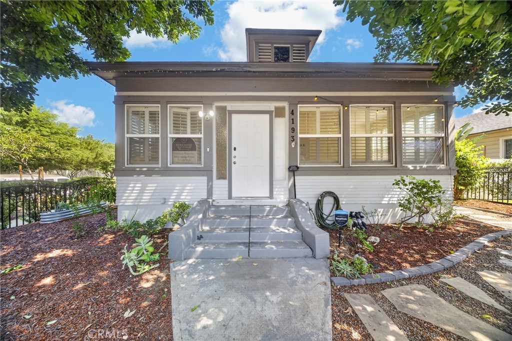 4193 5th Street Riverside, CA 92501 - Photo 2 of 43 Fifth street Front view
