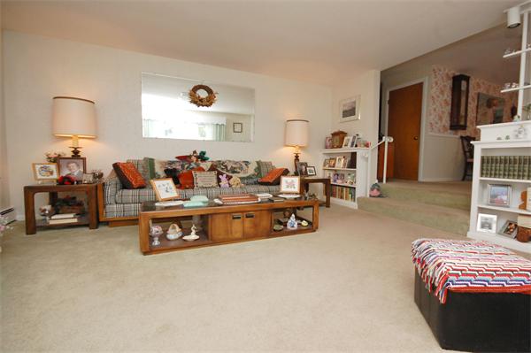 22 Westview Road Lynn, MA 01902 - Photo 3 of 15 Gallery Image 3