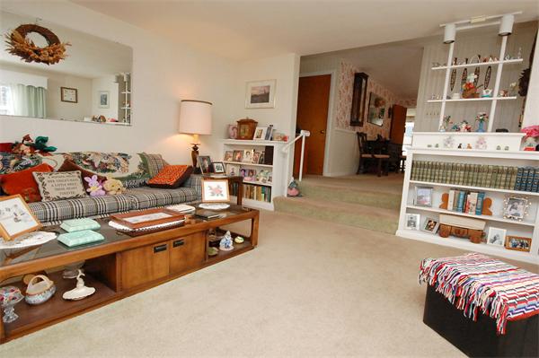 22 Westview Road Lynn, MA 01902 - Photo 4 of 15 Gallery Image 4