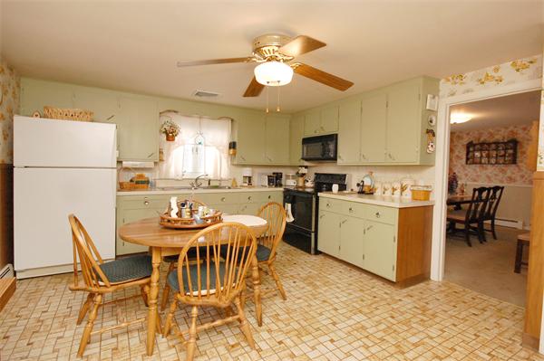 22 Westview Road Lynn, MA 01902 - Photo 6 of 15 Gallery Image 6