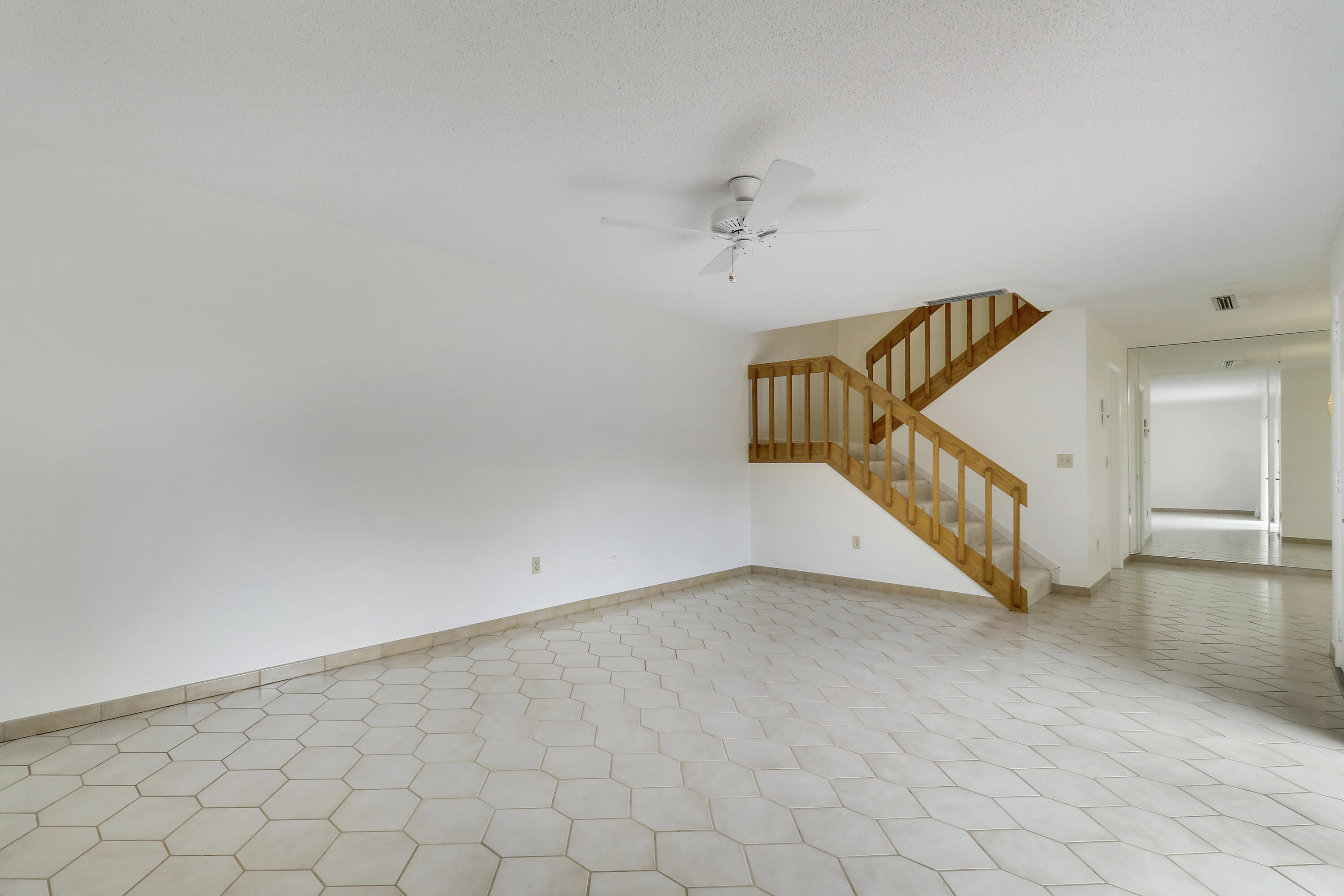 825 Center Street, Unit 49C Jupiter, FL 33458 - Photo 16 of 62 House2-16