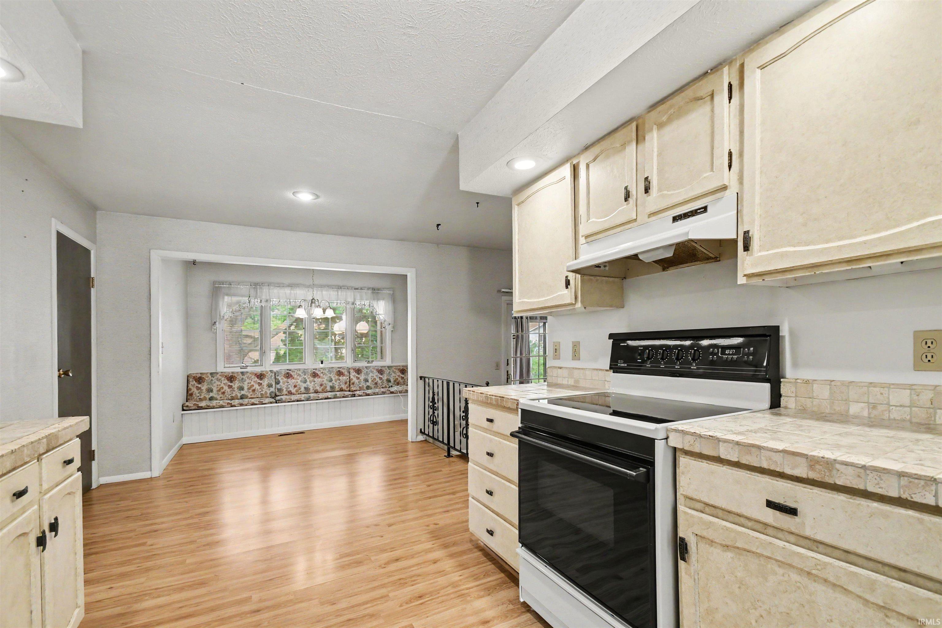 5601 Cape Cod Lane South Bend, IN 46614 - Photo 8 of 27
