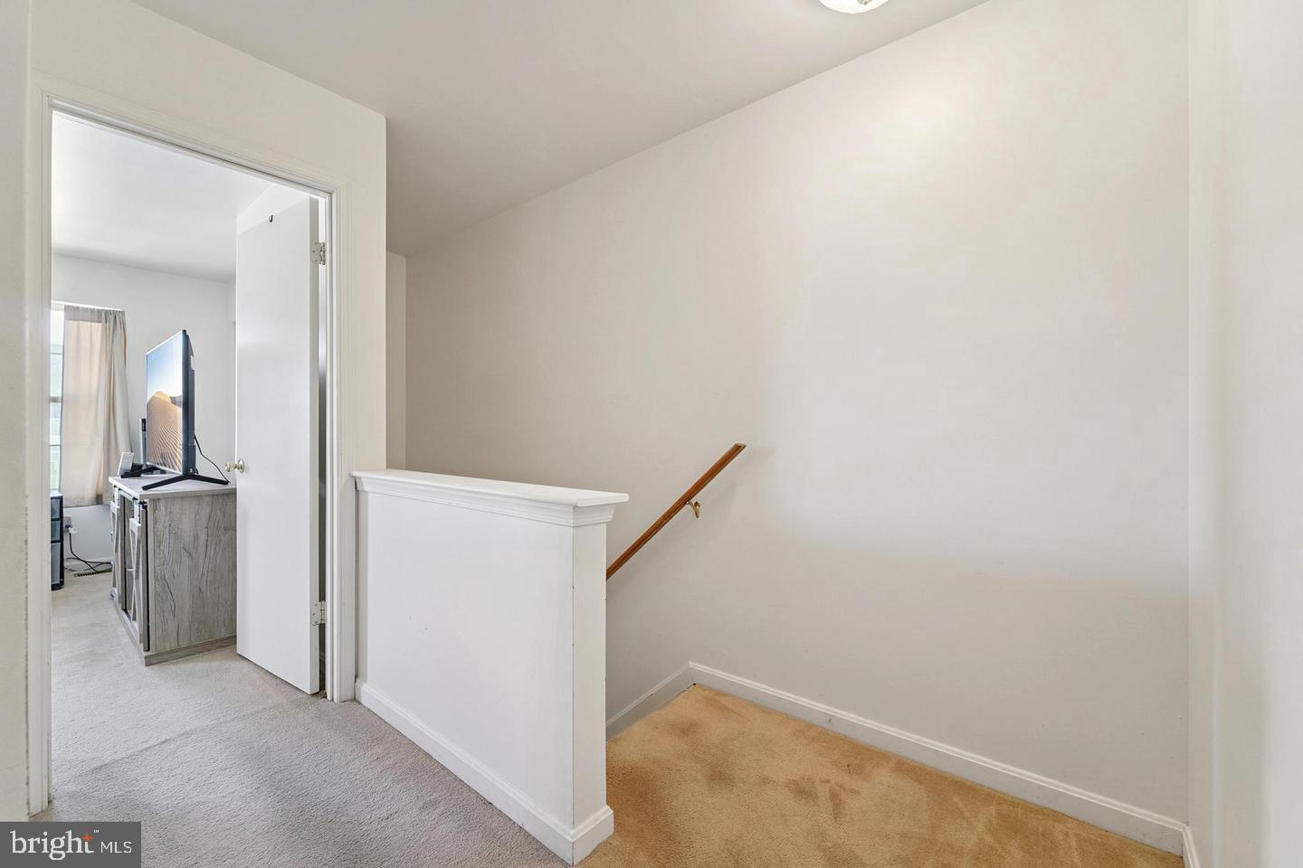 7206 Rutherford Green Circle Baltimore, MD 21244 - Photo 2 of 32
