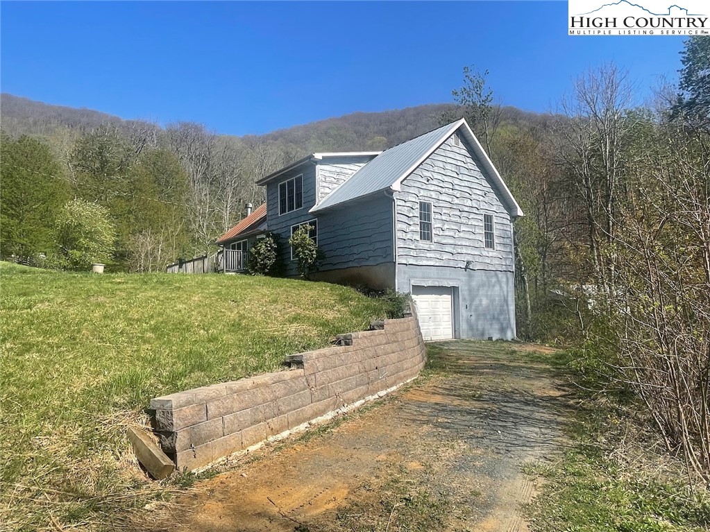 966 Stanley Road Warrensville, NC 28693 - Photo 5 of 39 Gallery Image 5