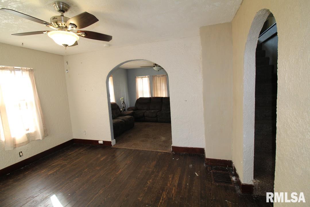 12588 Wiseman Road Pekin, IL 61554 - Photo 12 of 48 Gallery Image 12