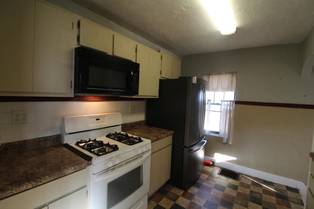 12588 Wiseman Road Pekin, IL 61554 - Photo 15 of 48 Gallery Image 15