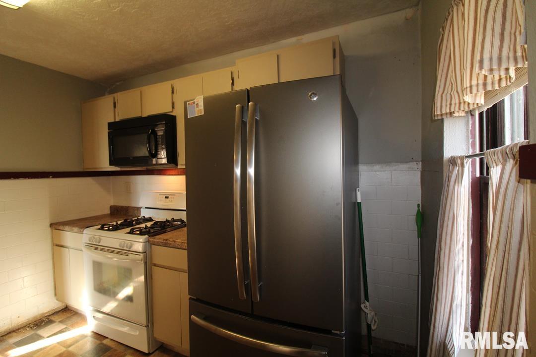 12588 Wiseman Road Pekin, IL 61554 - Photo 18 of 48 Gallery Image 18