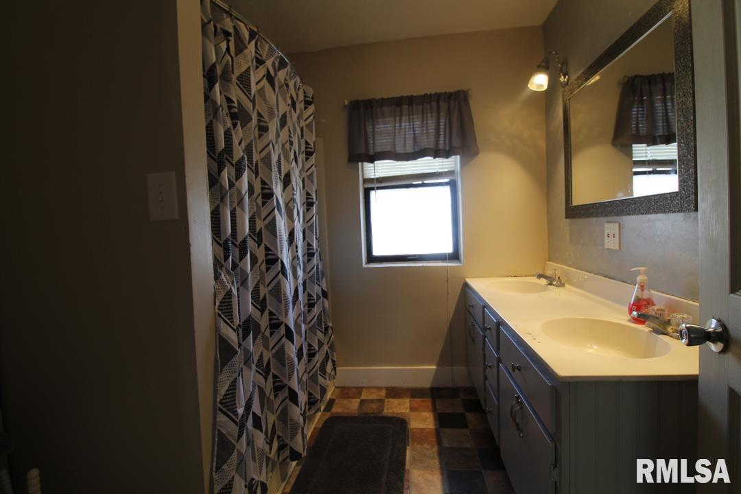 12588 Wiseman Road Pekin, IL 61554 - Photo 23 of 48 Gallery Image 23