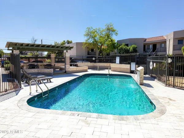 $200,000 | 1352 East Highland Avenue, Unit 202, Phoenix, AZ 85014