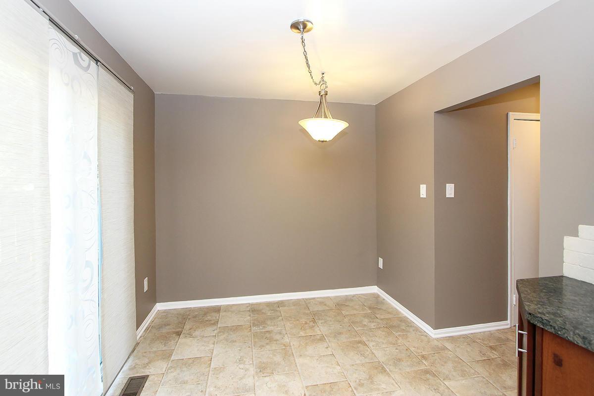 23 London Bridge Court Silver Spring, MD 20906 - Photo 11 of 30 Dining Room
