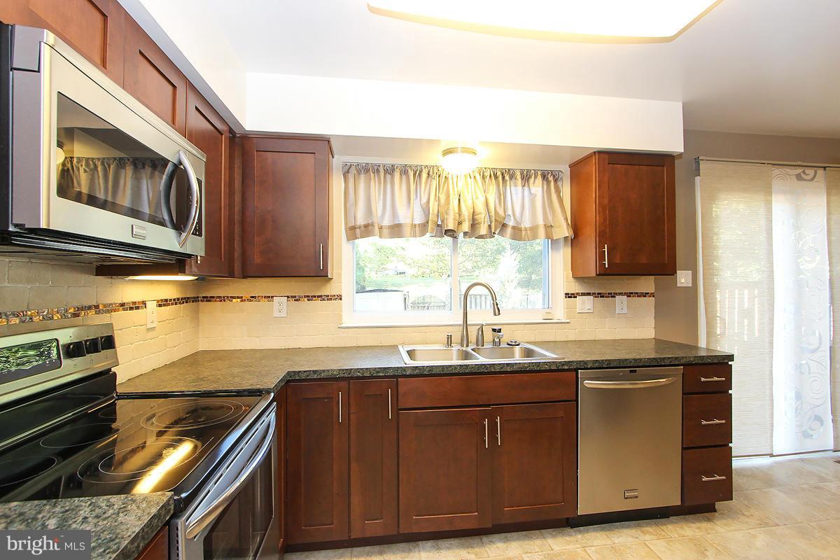 23 London Bridge Court Silver Spring, MD 20906 - Photo 15 of 30 Kitchen