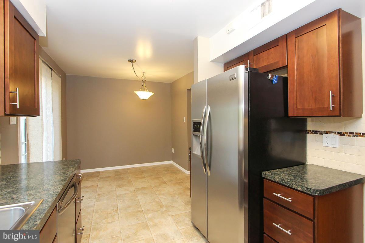 23 London Bridge Court Silver Spring, MD 20906 - Photo 16 of 30 Kitchen