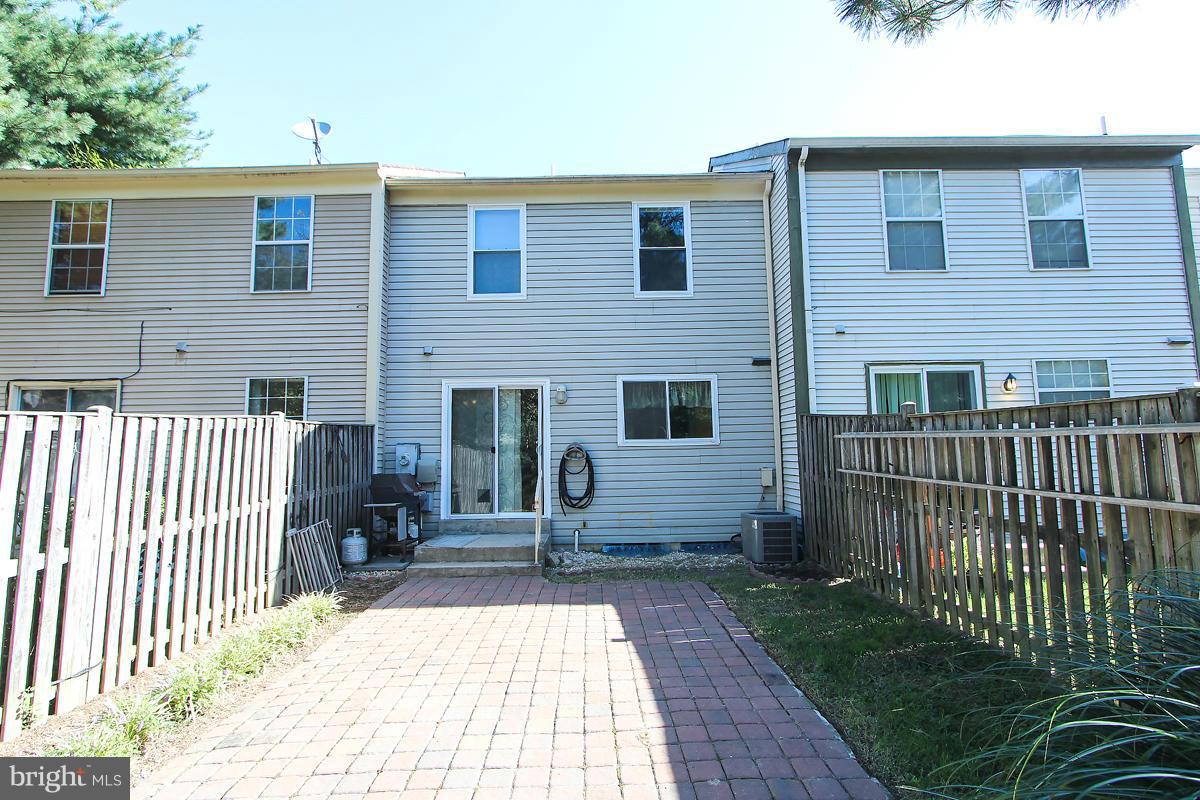 23 London Bridge Court Silver Spring, MD 20906 - Photo 29 of 30 Exterior (Rear)