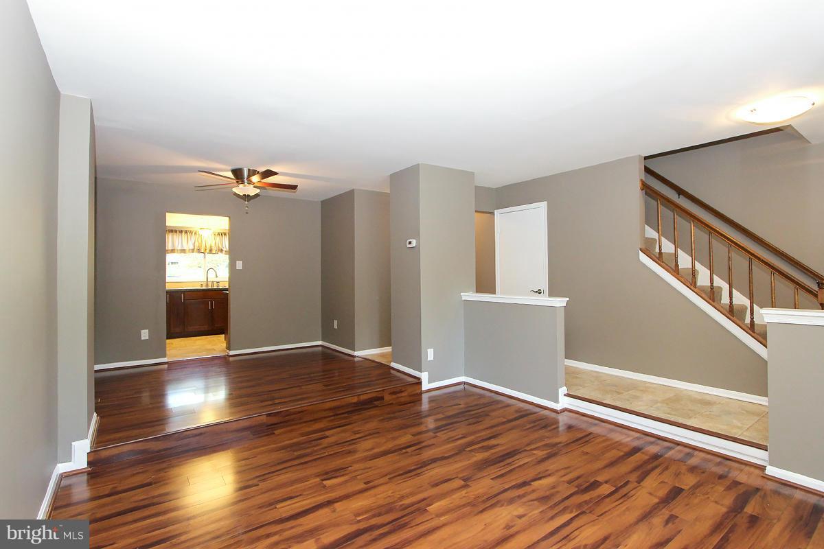 23 London Bridge Court Silver Spring, MD 20906 - Photo 5 of 30 Living Room