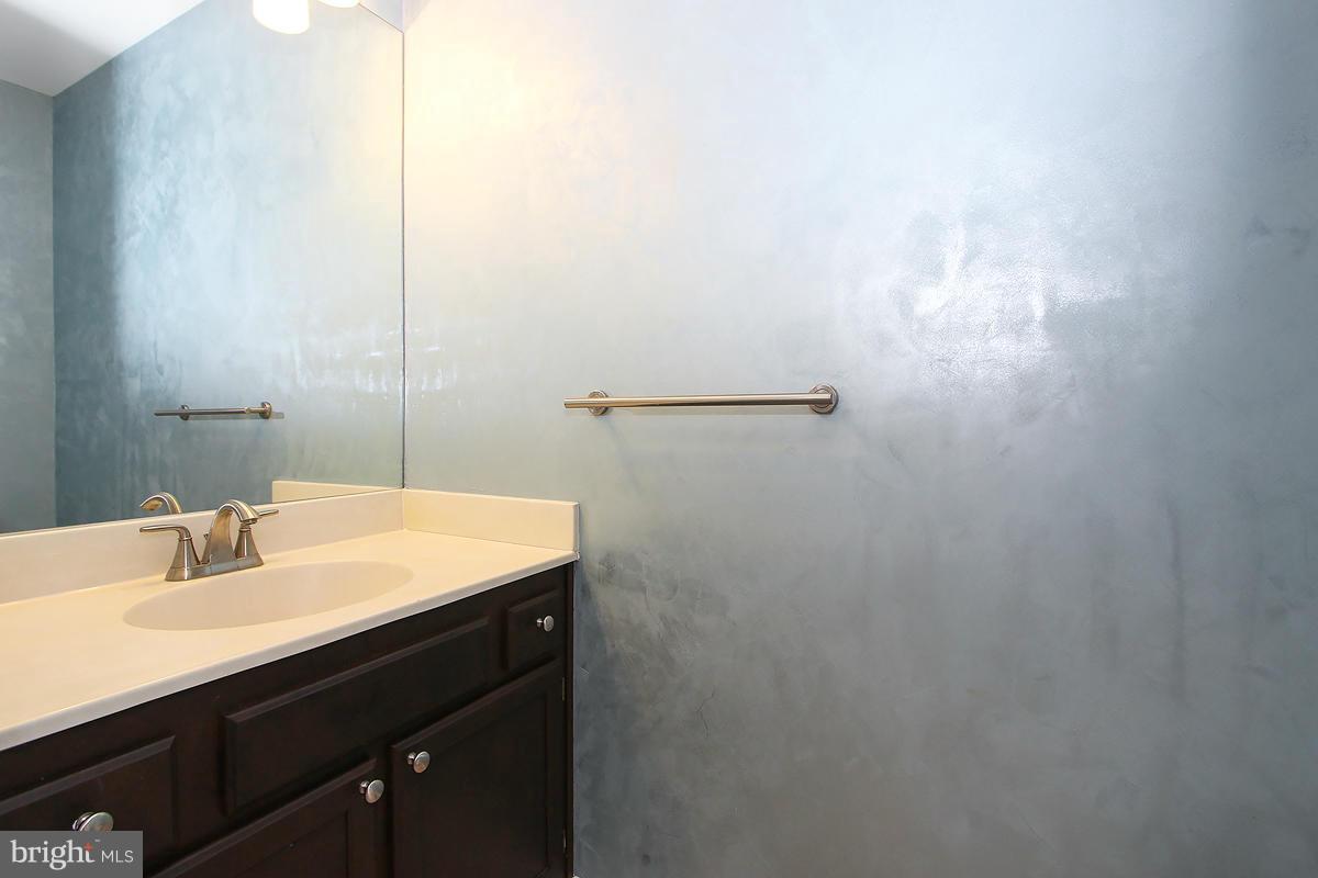 23 London Bridge Court Silver Spring, MD 20906 - Photo 7 of 30 Bath
