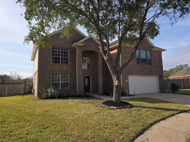 $470,000 | 4113 Oak Point Drive, Pearland, TX 77581