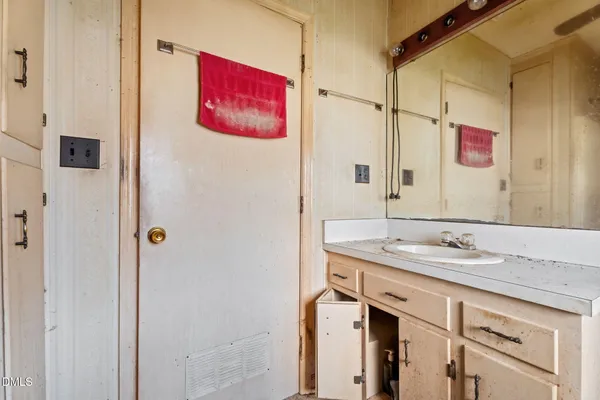 $55,000 | 65 Washington Street, Roanoke Rapids, NC 27870