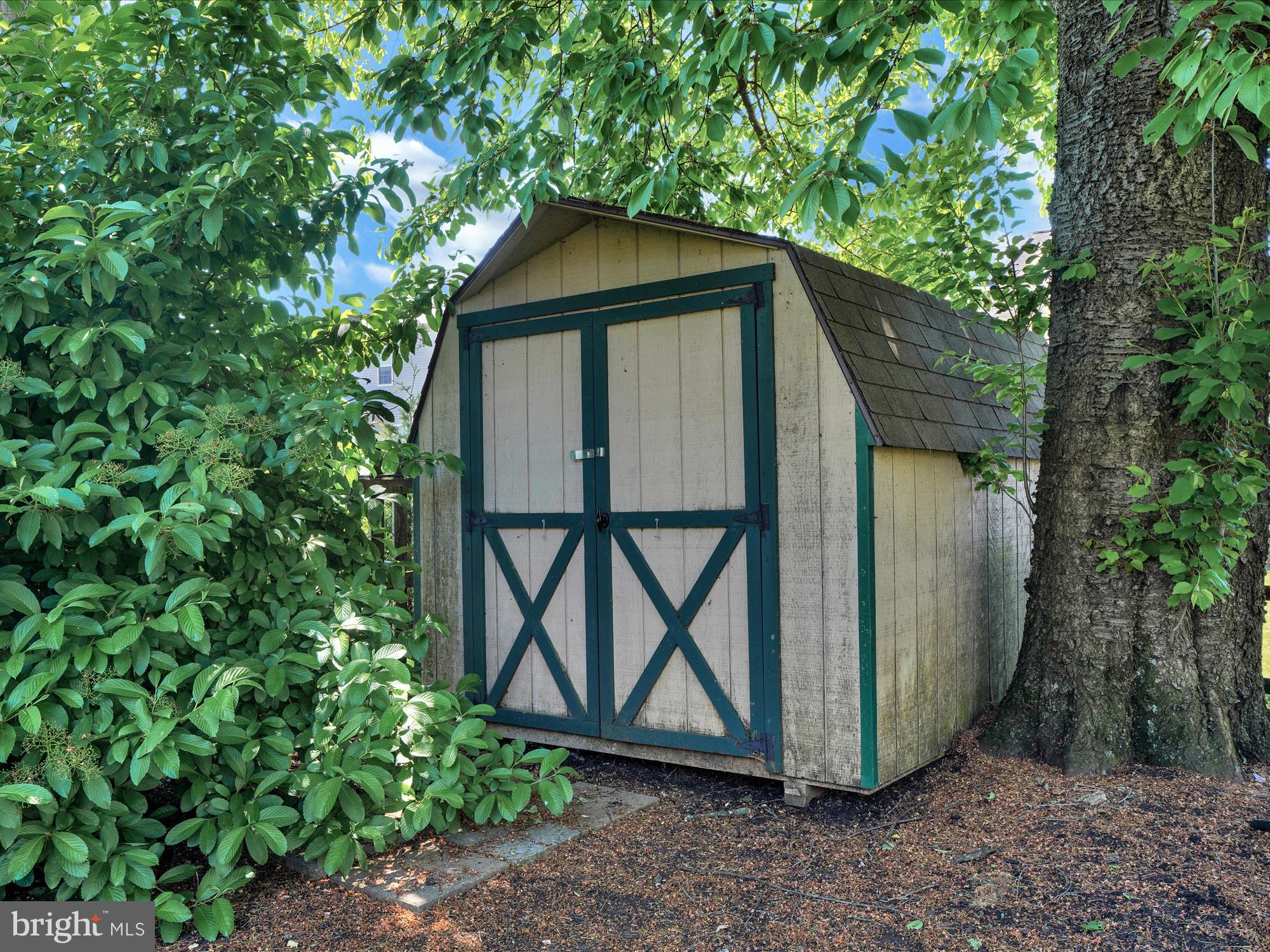 388 Oaklyn Road Lebanon, PA 17042 - Photo 8 of 24 Shed
