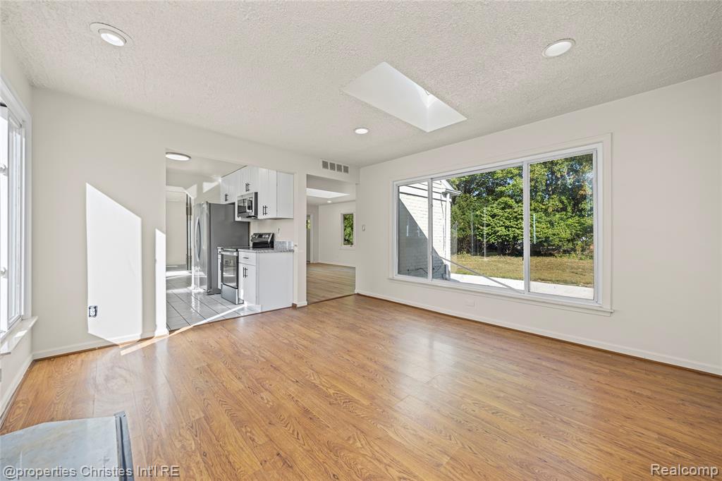 6550 Inkster Road West Bloomfield, MI 48322 - Photo 16 of 39