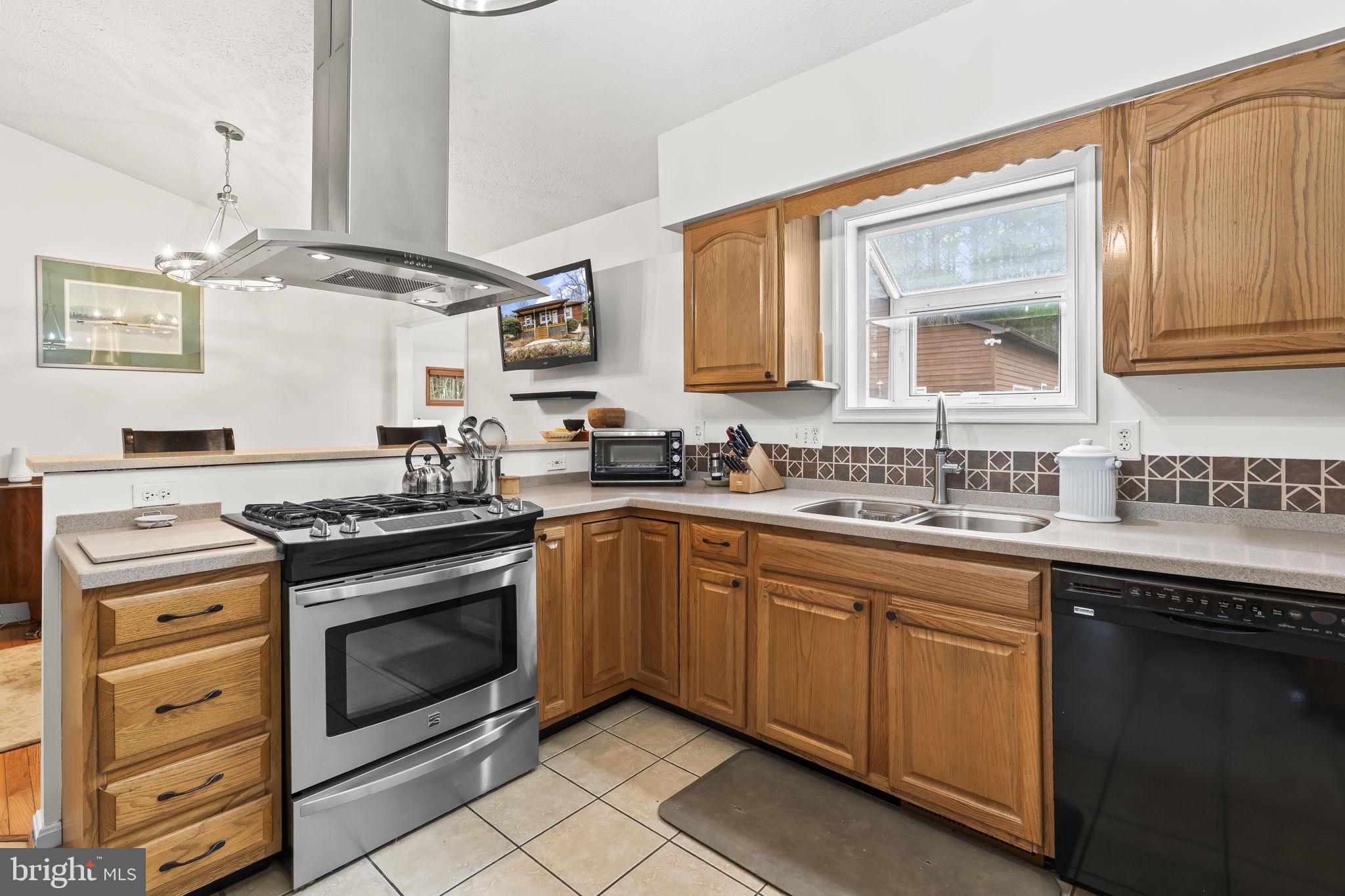 12345 H G Trueman Road Lusby, MD 20657 - Photo 10 of 38