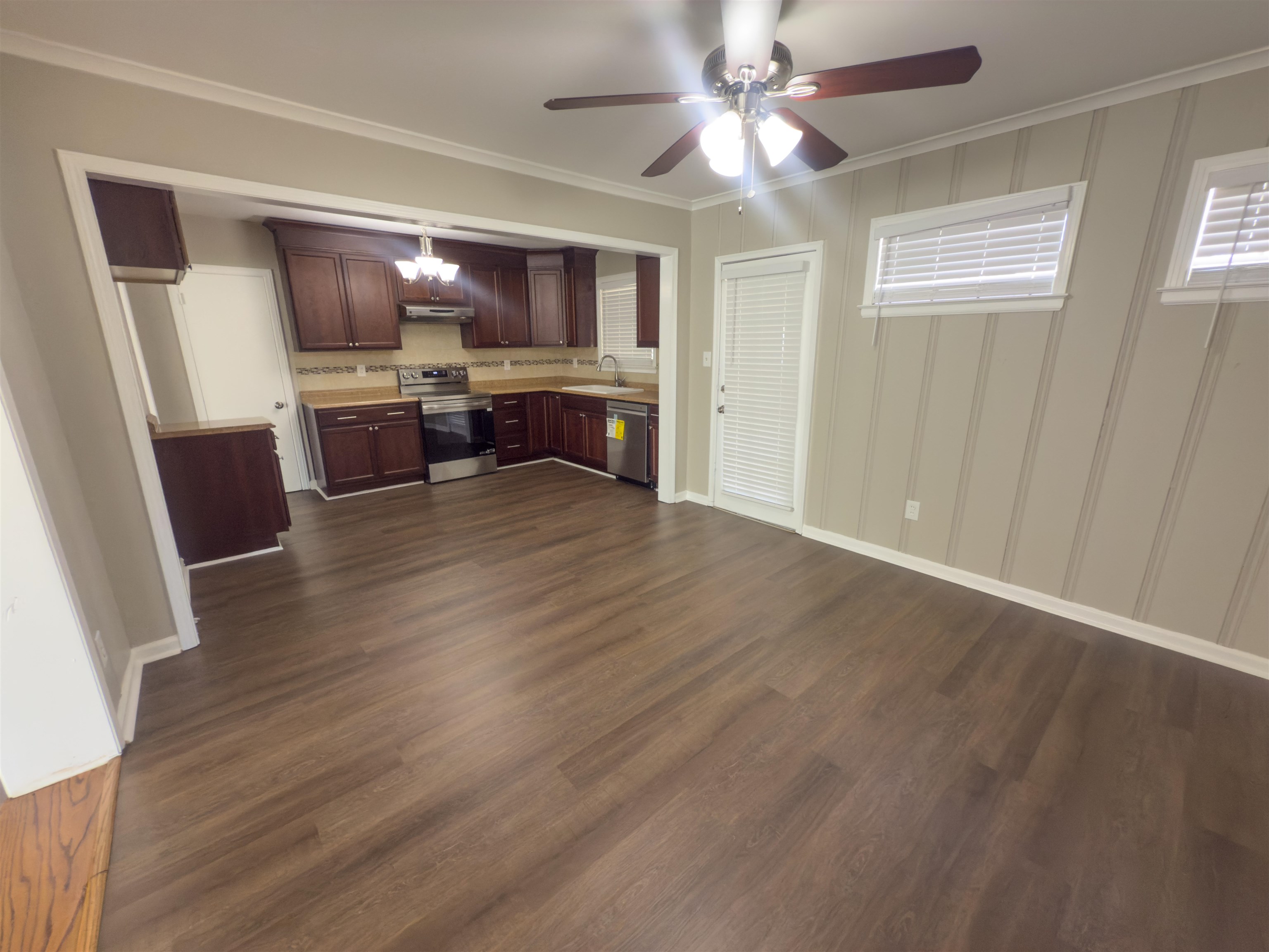 1050 Marcia Road Memphis, TN 38117 - Photo 6 of 20 a view of kitchen with sink and refrigerator