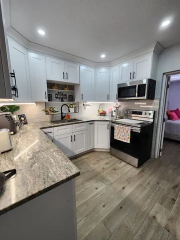 $379,900 | 5409 18th Street East, Bradenton, FL 34203