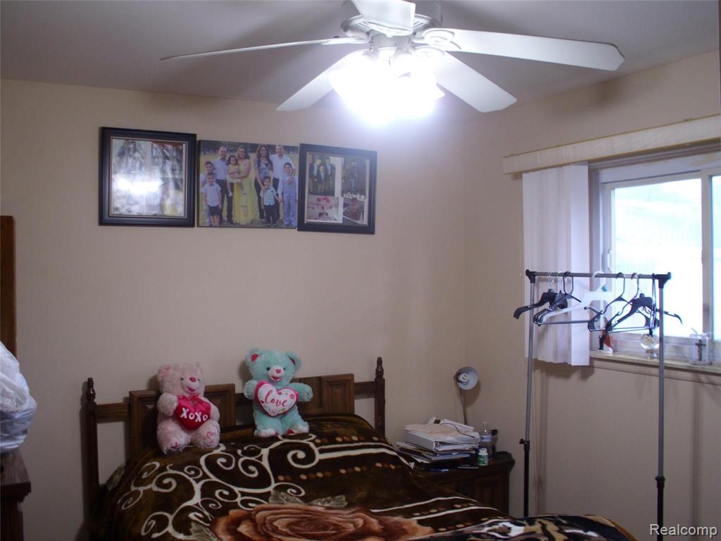 25832 Thomas Warren, MI 48091 - Photo 21 of 35