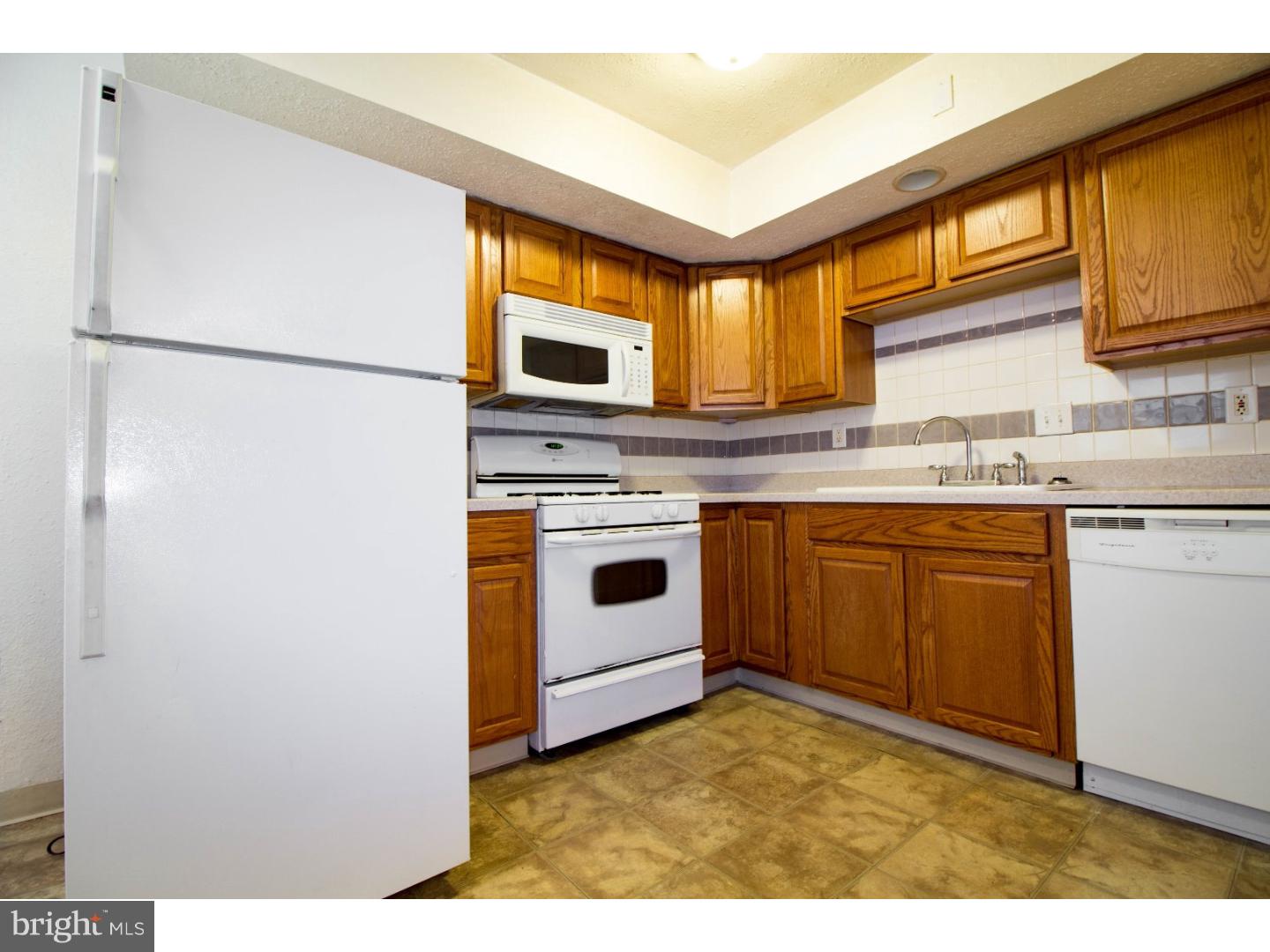 11834 Basile Road Philadelphia, PA 19154 - Photo 3 of 18 Gallery Image 3