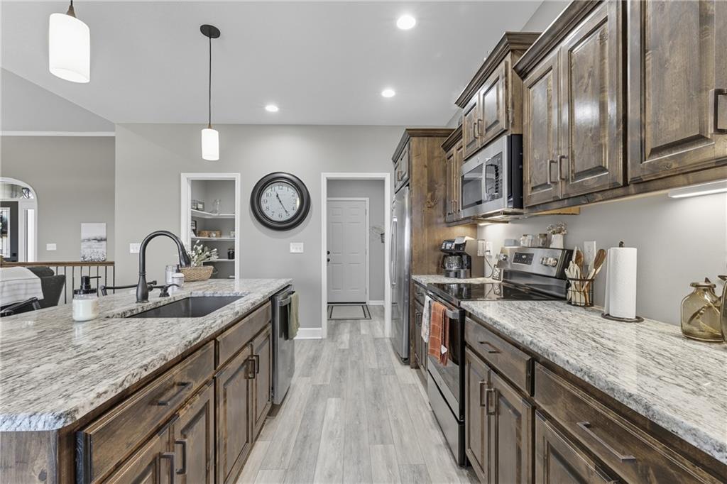 32302 South State Route West Archie, MO 64725 - Photo 11 of 55