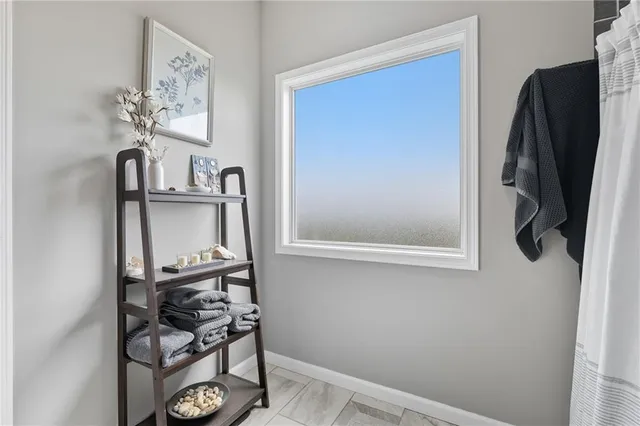 $749,900 | 32302 South State Route West, Archie, MO 64725