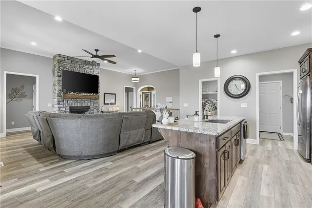 $749,900 | 32302 South State Route West, Archie, MO 64725