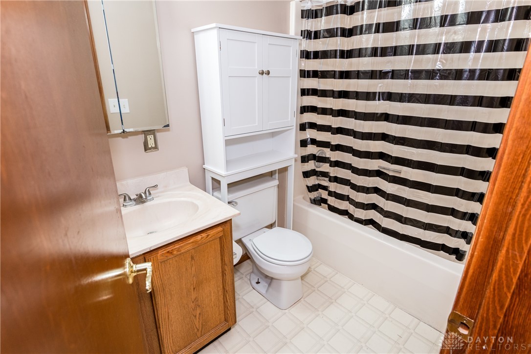 1780 Hanes Road Dayton, OH 45432 - Photo 35 of 54