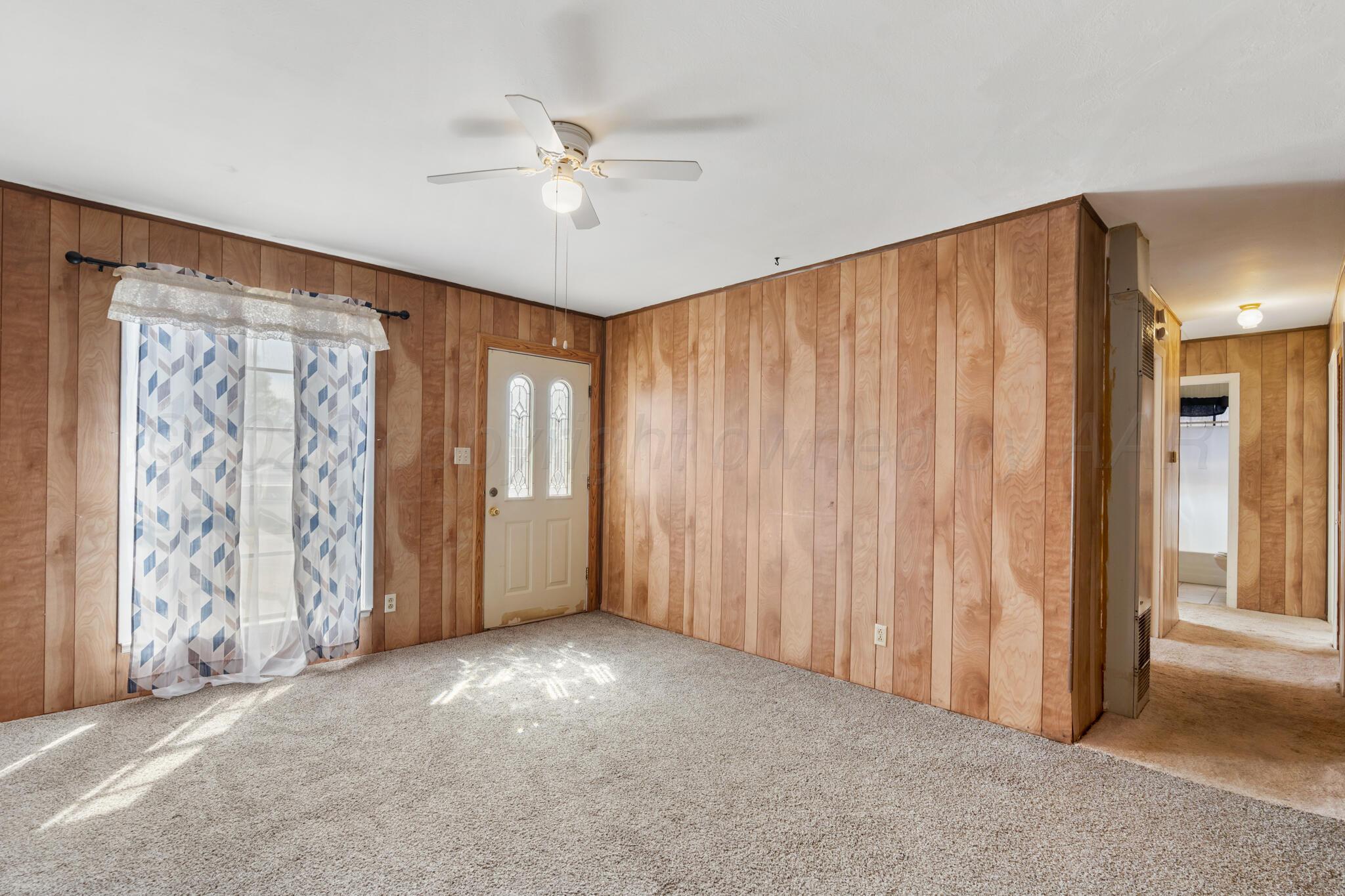 1105 Aster Street Amarillo, TX 79107 - Photo 4 of 13 Living Area view 2