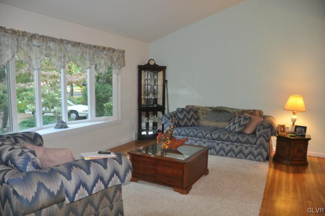 1937 Hopewell Road Bethlehem, PA 18017 - Photo 4 of 28 Gallery Image 4