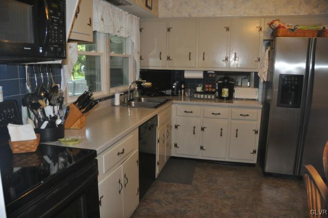 1937 Hopewell Road Bethlehem, PA 18017 - Photo 8 of 28 Gallery Image 8