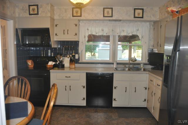1937 Hopewell Road Bethlehem, PA 18017 - Photo 9 of 28 Gallery Image 9