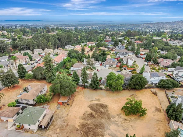 $1,700,000 | 2468 Hidden Lane, Hayward, CA 94541
