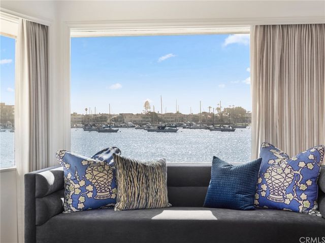 $8,575,000 | 1 Collins Island, Newport Beach, CA 92662